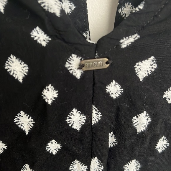 EUC Rip Curl black and white tunic - Picture 5 of 5